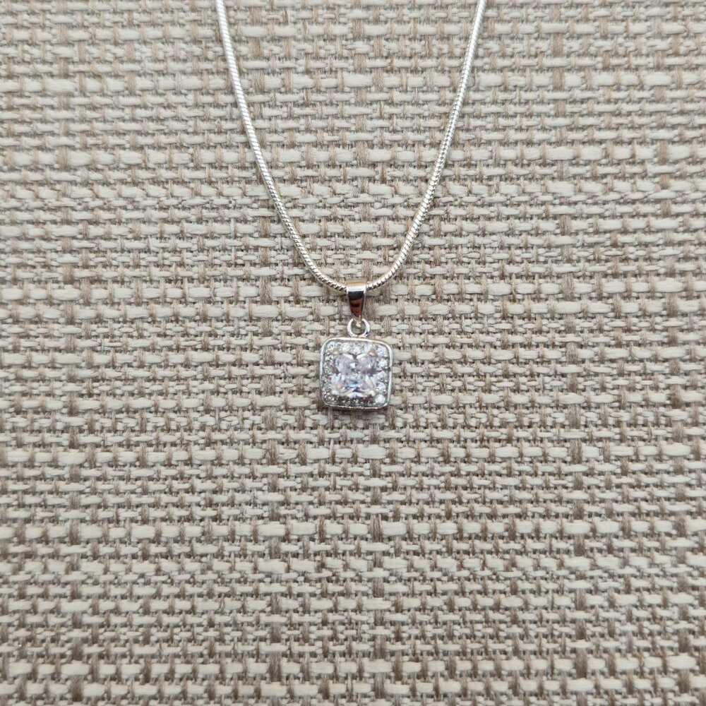 18 Inch Sterling Silver Square Cubic Zirconia Pendant Necklace A4786 - Picture 4 of 8